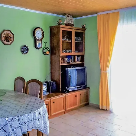 2 Bedroom Beautiful In *